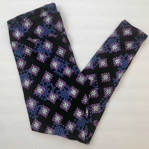LuLaRoe Tall & Curvy Leggings
